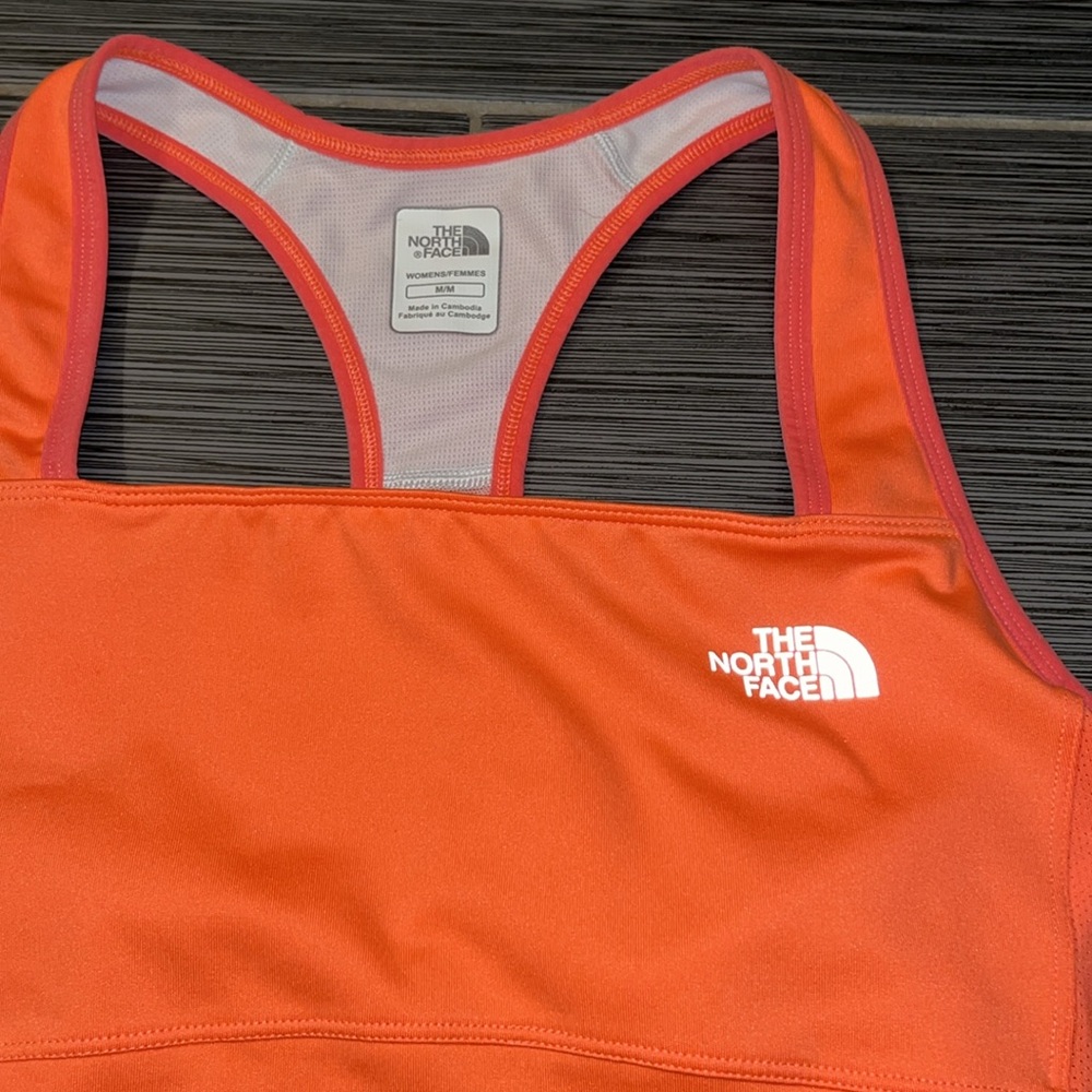 The North Face Women’s Orange Vapor Wick Tank Top Sz Medium Shelf Bra Venting - Picture 5 of 8